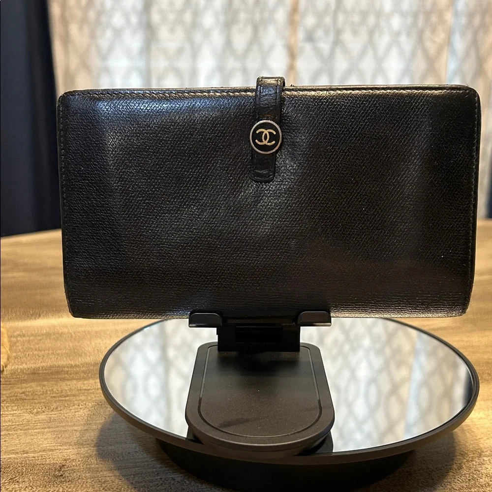 108. CHANEL Black Leather CoCo Button Wallet-COA - Picture 1 of 16